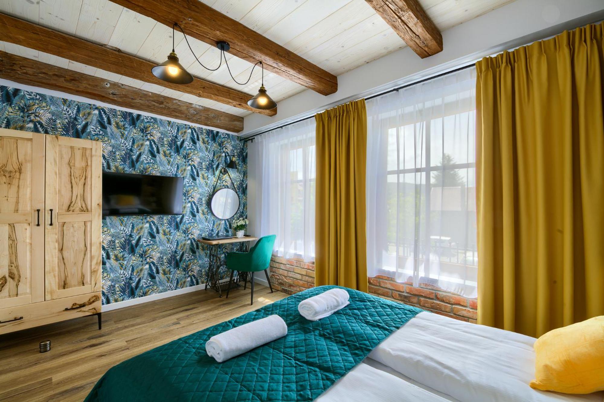 Pod Bocianem Apartment *